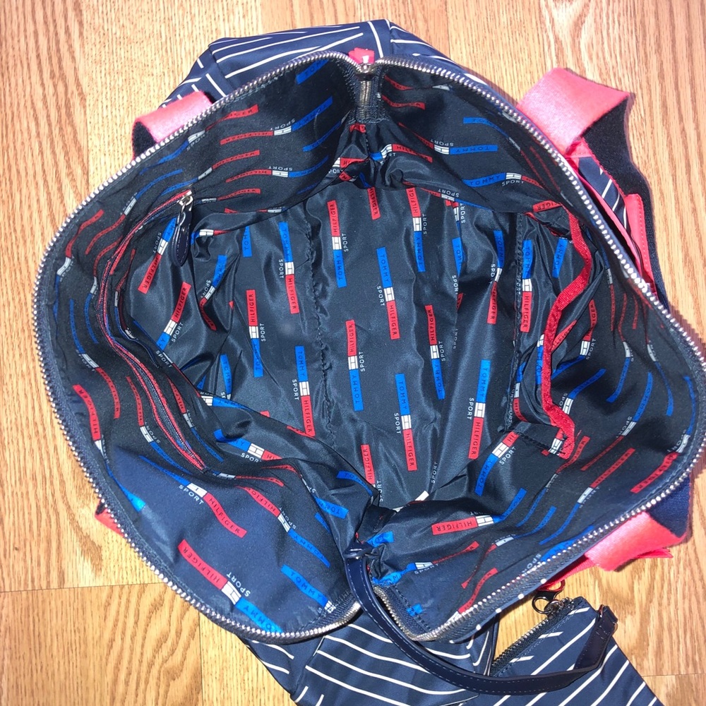 Tommy Hilfiger Navy Yoga Sport Tote - Picture 6 of 6